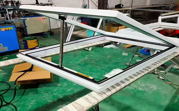 某地下车库出入口民乐排烟窗配置工程