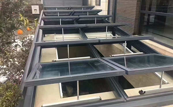 某轨道交通车辆维修车间民乐排烟窗应用