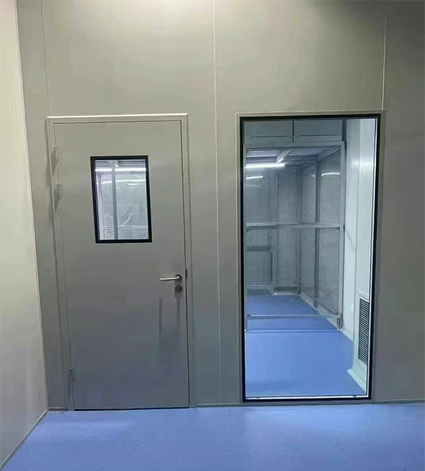 学校教学楼完成民乐防火门标准化安装